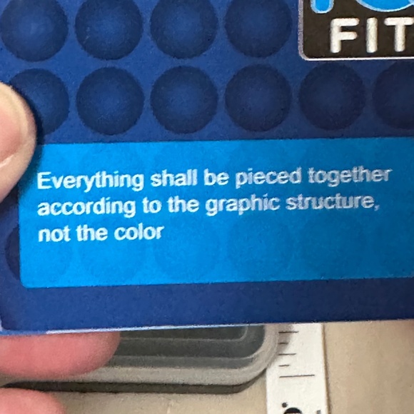IQ fit. Fun brain teaser/strategy game where you Make the pieces fit together. - Picture 12 of 13